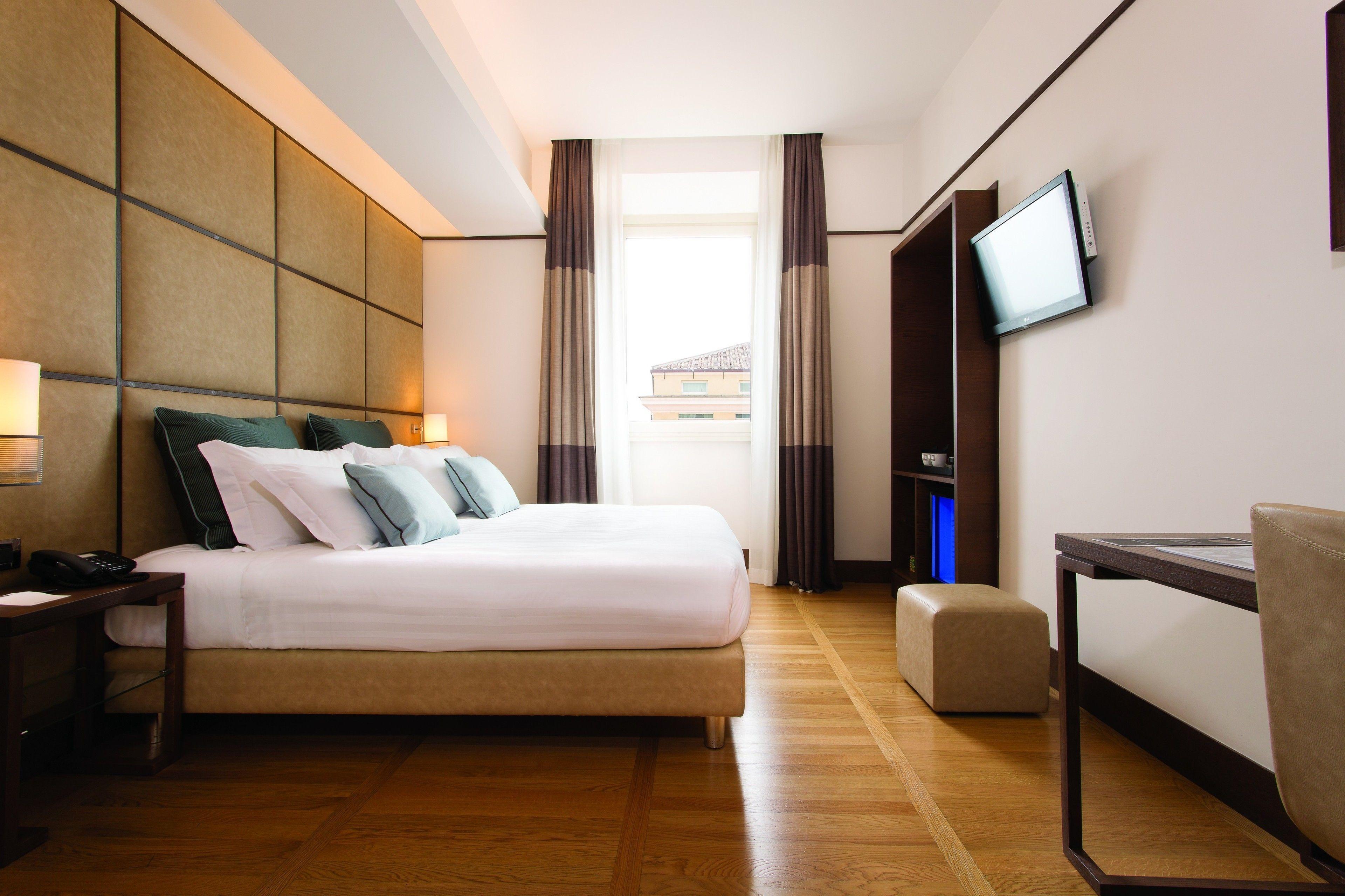 The Independent Hotel — Foto 3